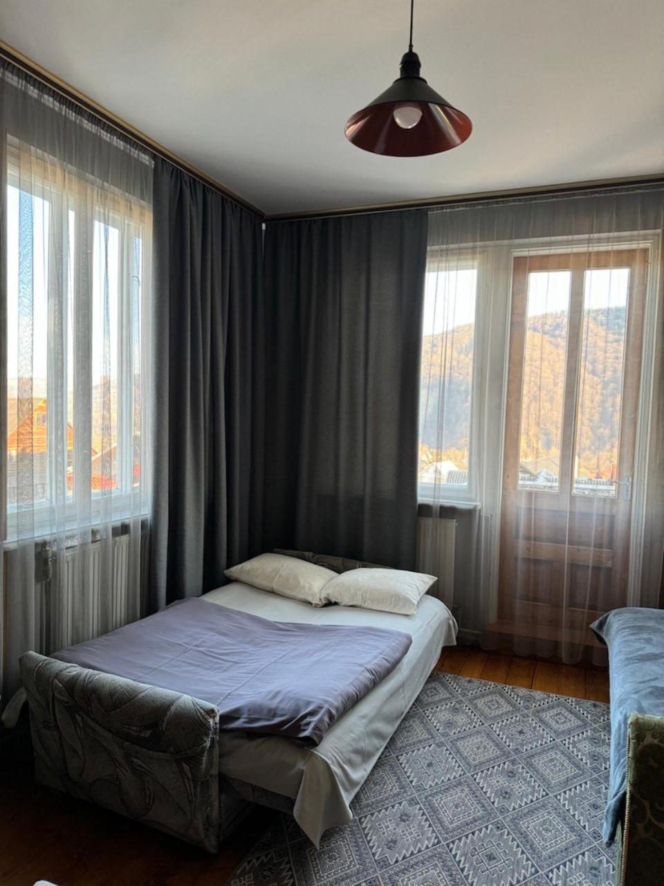 Sadyba Girske Povitria Jaremče Esterno foto