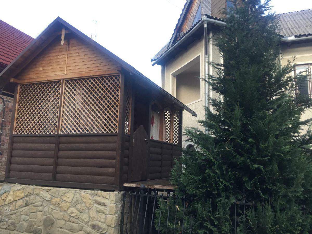 Sadyba Girske Povitria Jaremče Esterno foto